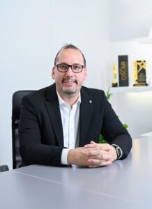 تولغا أوزديل، المدير التجاري الإقليمي لمنطقة الشرق الأوسط وتركيا وأفريقيا في أسوس