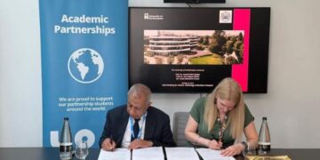 «رئيس الأكاديمية العربية» يبحث آفاق التعاون الدولي مع جامعة «نورثهامبتون» البريطانية