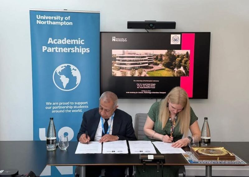«رئيس الأكاديمية العربية» يبحث آفاق التعاون الدولي مع جامعة «نورثهامبتون» البريطانية