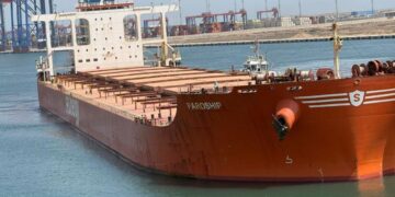 «ميناء شرق بورسعيد» يستقبل السفينة «MV PAROSHIP»