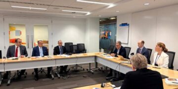 وزير الاستثمار يلتقي قيادات «أكسيون» و «كونا كابيتا» بواشنطن