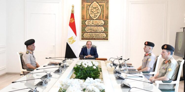 الرئيس يتابع الموقف التنفيذي للمشروعات الخدمية والتنموية التي تنفذها الهيئة الهندسية للقوات المسلحة