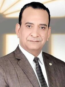 الكاتب محمود حسن