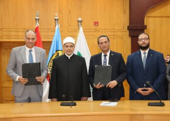 تقديم حزمة خدمات مالية وبريدية متكاملة لطلاب جامعة الأزهر والعاملين