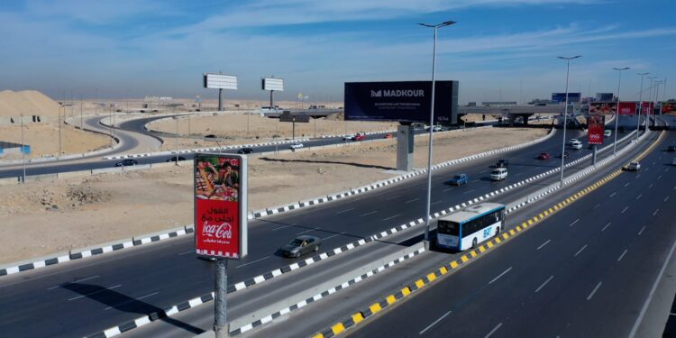 تشغيل محطة الجولف بالأوتوبيس الترددي BRT