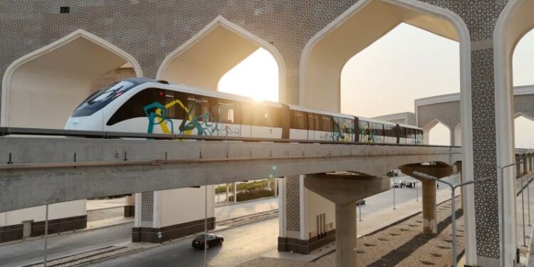 بدء التشغيل التجاري لمونوريل شرق النيل وتعزيز الربط الحضري في القاهرة الكبرى