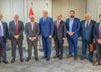 رئيس اقتصادية قناة السويس يلتقي وفد غرفة التجارة والصناعة ببوخارست