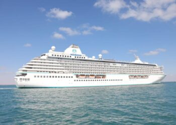 قمة قادة المجلس العالمي للسفر والسياحة تنعقد على متن السفينة السياحية "Crystal Serenity"