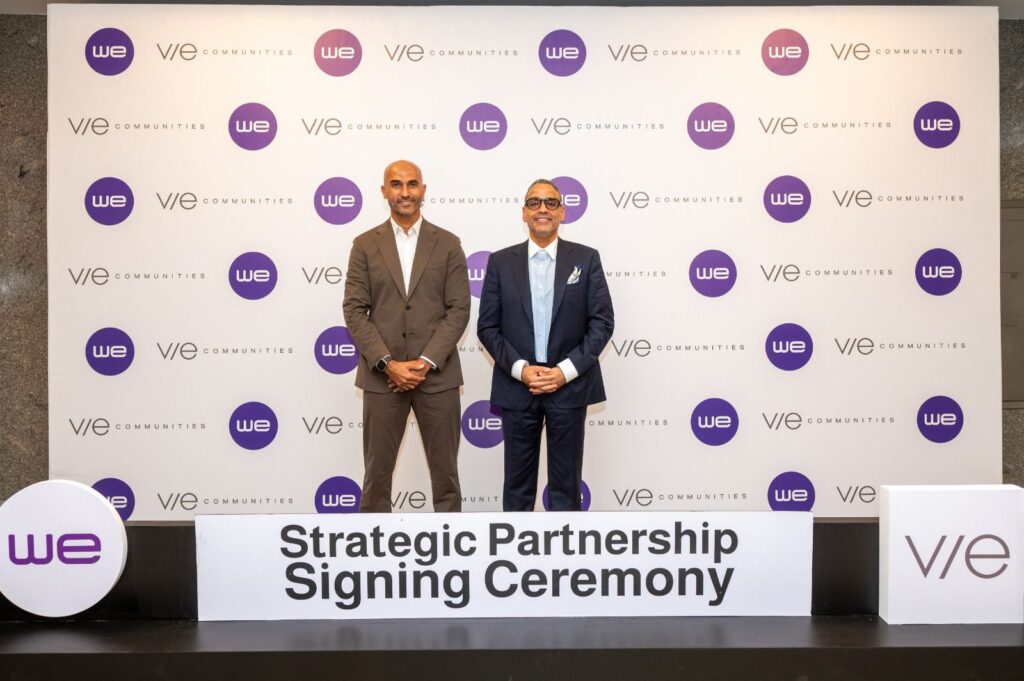 المصرية للاتصالات توقع مذكرة تفاهم مع شركة VIE Communities