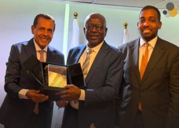 الاتحاد العربي لغرف الملاحة البحرية يكرم وزير البنى التحتية والنقل السوداني