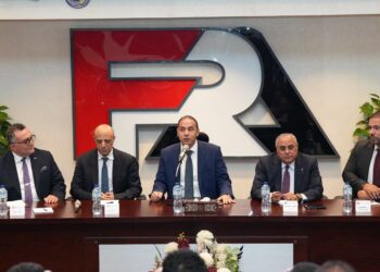 الرقابة المالية تبحث آليات تيسير إجراءات قيد وطرح الشركات الحكومية بالبورصة المصرية