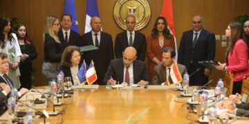 إنشاء مدرستين للتكنولوجيا التطبيقية بمعهد وردان ومدينة بدر