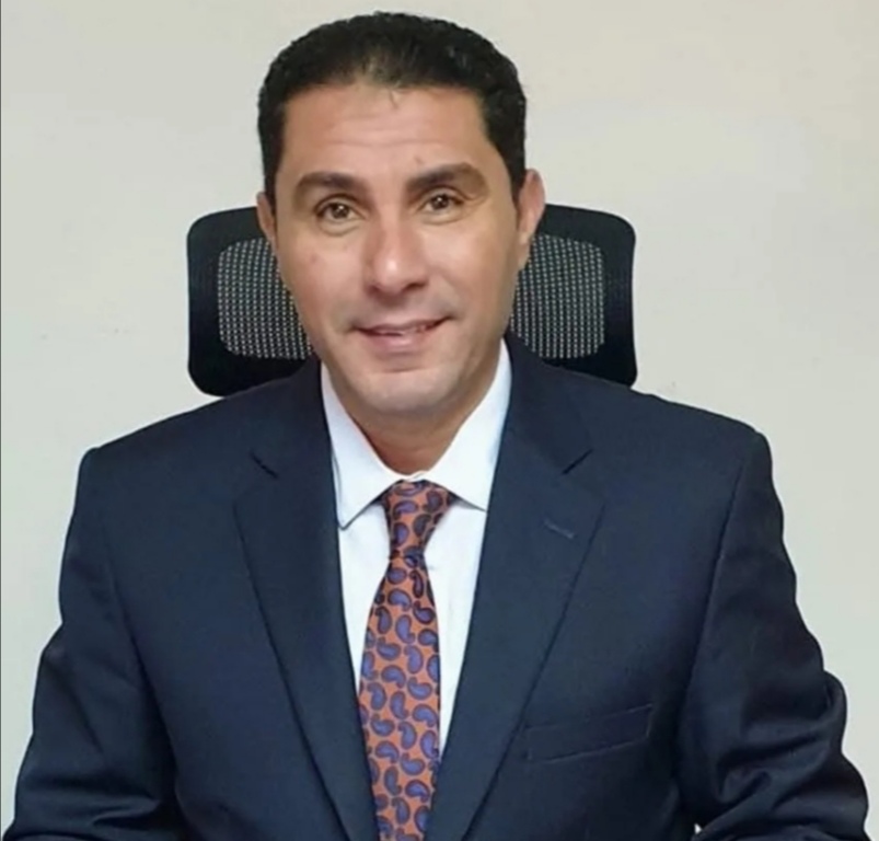 أيمن الزيات