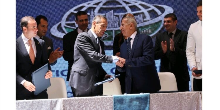 الاتحاد المصري للأوراق المالية والأكاديمية العربية يوقعان بروتوكول تعاون بالعلمين الجديدة