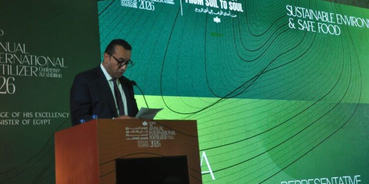 الخبرات المصرية تقود الحوار حول مستقبل صناعة الأسمدة من القاهرة