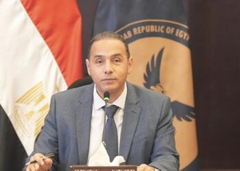 الدكتور إسلام عزام،