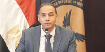 الدكتور إسلام عزام،