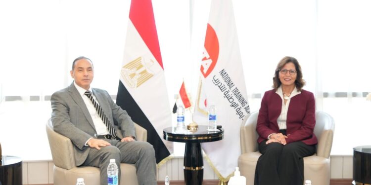 رئيس الرقابة المالية يبحث مع مديرة الأكاديمية الوطنية للتدريب التعاون في التوعية وبناء القدرات