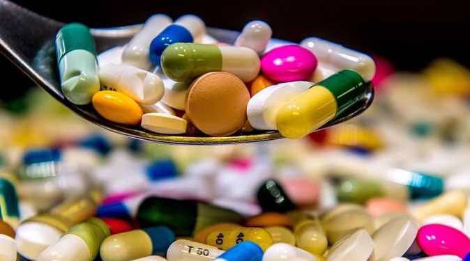 فيتش ترفع توقعات سوق الأدوية