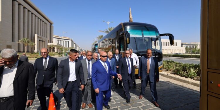 20 أتوبيسا جديدا مكيفا من إنتاج شركة النصر للسيارات إلى شركة الاتحاد العربي للنقل البري
