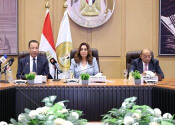 وزيرا التنمية المحلية والاتصالات يطلقان خدمة تراخيص المحال العامة عبر منصة مصر الرقمية