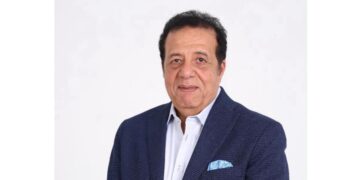 الدكتور عاطف عبد اللطيف، رئيس جمعية مسافرون للسياحة والسفر