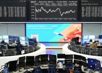 المؤشر الألماني داكس يواصل الصمود قرب القمة التاريخية