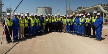 وزير البترول والثروة المعدنية يتفقد موقع محطة ضواغط الغاز شمال الأردن
