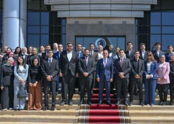 وزير الاستثمار والتجارة الخارجية، في حوار مفتوح مع طلاب الجامعات
