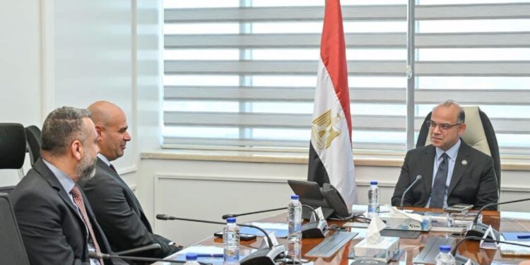 وزير الاستثمار يبحث مع شركة بروكتر آند جامبل خططها الاستثمارية