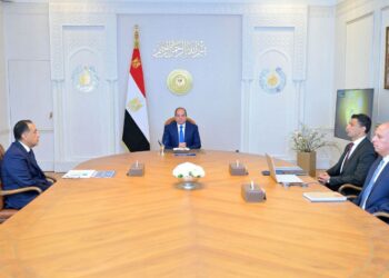 اجتماع السيسي مع الدكتور مصطفى مدبولي والمُهندس خالد هاشم