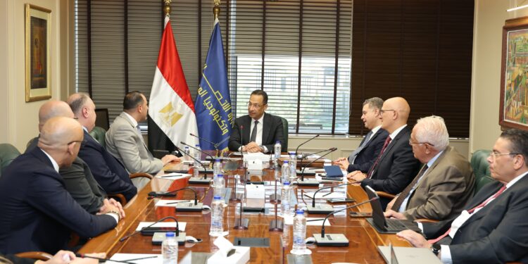EY تطلق مركز إقليمي لتقديم خدمات تعهيد تكنولوجيا المعلومات والاستشارات