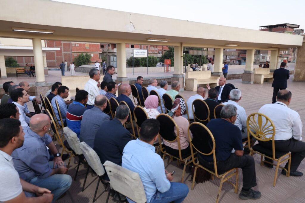 وزير النقل يعقد اجتماعا موسعا طارئا بمحطة محلة روح مع رئيس وقيادات هيئة السكك الحديدية ومسؤولي التشغيل والتدريب وتجديدات السكة