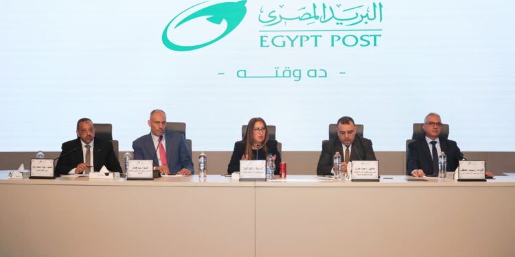  داليا الباز: العاملون بالبريد هم الجيش الأخضر .. والإنتاج مفتاح زيادة العوائد الاستثمارية