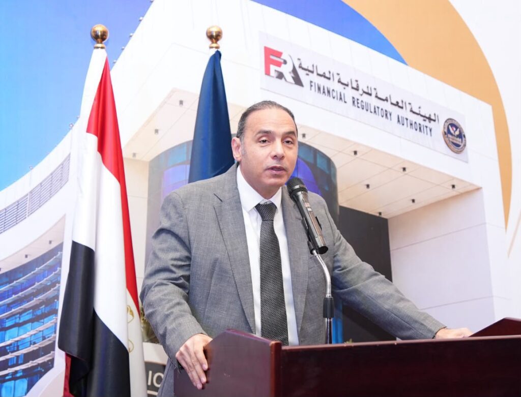 الدكتور إسلام عزام