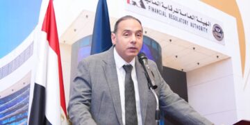 الدكتور إسلام عزام