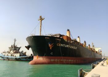 ميناء السخنة يستقبل السفينة CENTURY EAGLE المحملة بمستلزمات مصانع وخامات PTA