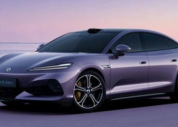 BYD تكشف عن سيارتها الجديدة Denza Z9S الفاخرة