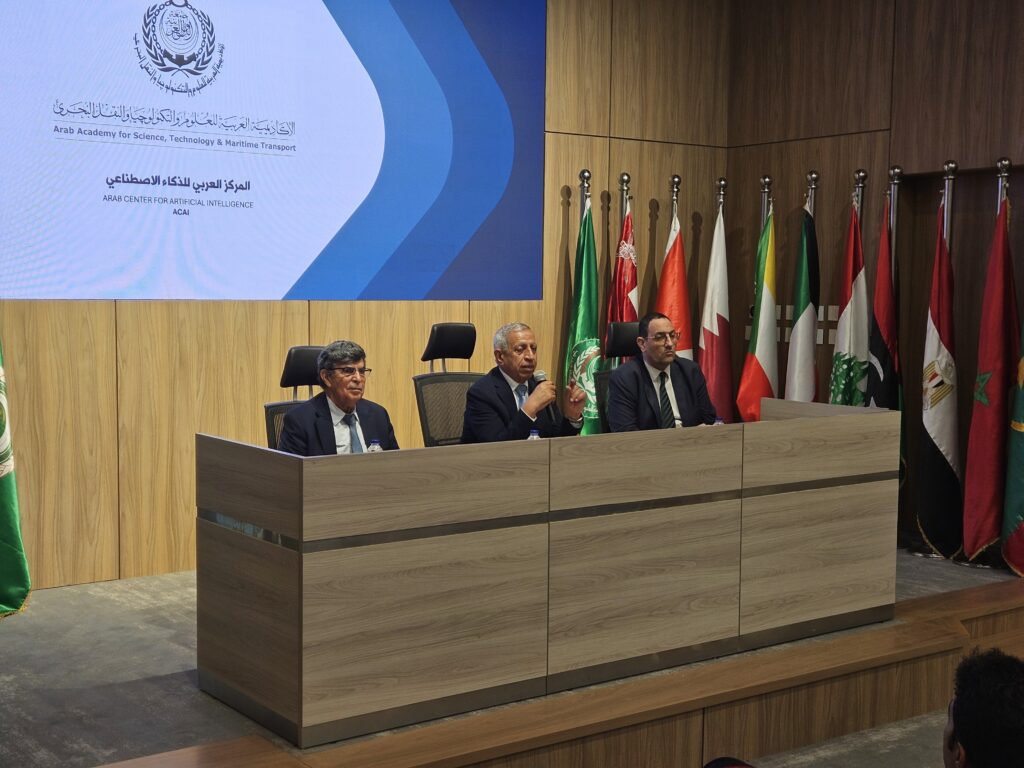 معسكر التدريب الصيفي لشباب الجامعات العربية يواصل فعالياته بزيارة علمية لفرع الأكاديمية بمدينة العلمين الجديدة