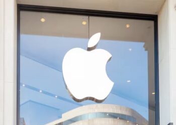 Apple تقترب من حاجز الـ 5 تريليونات دولار | هل تصبح ثاني شركة في التاريخ تحقق هذا الرقم؟