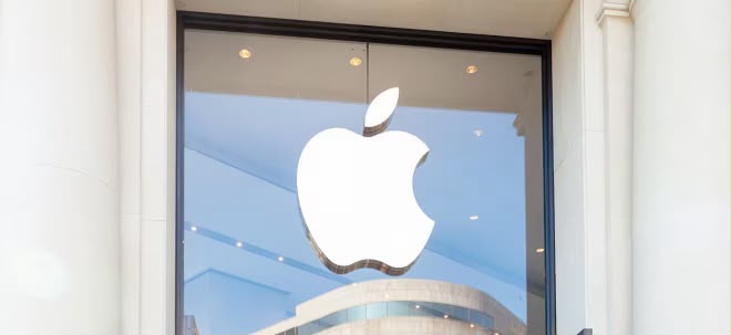 Apple تقترب من حاجز الـ 5 تريليونات دولار | هل تصبح ثاني شركة في التاريخ تحقق هذا الرقم؟