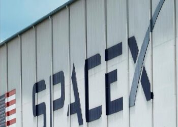 انضمام SpaceX إلى مؤشر NASDAQ 100 يعيد توزيع أوزان آبل وإنفيديا