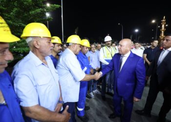 وزير النقل يصل ميناء دمياط لتقديم الشكر لأبطال القاطرات البحرية بالميناء