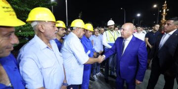 وزير النقل يصل ميناء دمياط لتقديم الشكر لأبطال القاطرات البحرية بالميناء