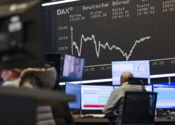 داكس يقترب من أعلى مستوياته التاريخية بدعم من نتائج الشركات
