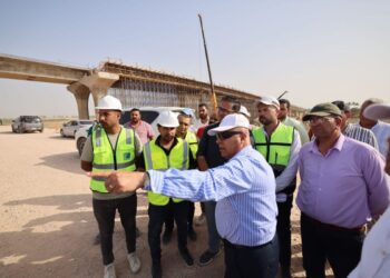 وزير النقل يتفقد مواقع العمل بالخط الأول من شبكة القطار الكهربائي