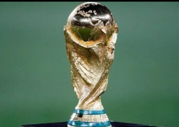 هل كأس العالم من الذهب الخالص؟