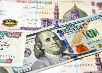 تراجع سعر صرف الدولار الأمريكي مقابل الجنيه بالبنوك