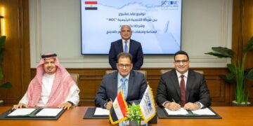 مصطفى شيخون يشهد توقيع عقد مشروع استثماري مشترك مصري – سعودي لشركة تكنوبوند