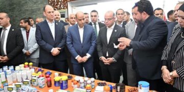 وزيرا الاستثمار  والعمل ومحافظ القليوبية يتفقدون 3 مصانع بالمنطقة الاستثمارية في بنها